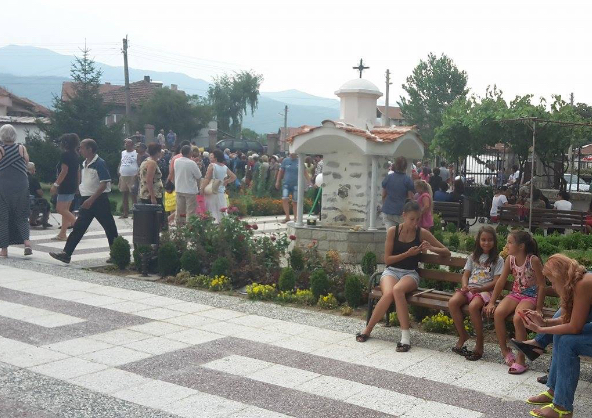 Храм успение на Пресвета Богородица Долна Баня